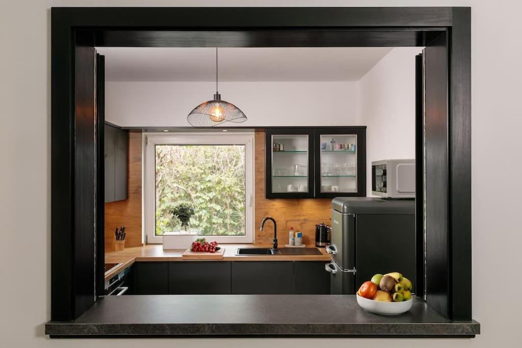 Charmantes Townhaus Mit Garten, W-Lan & Netflix Potsdam Exterior foto