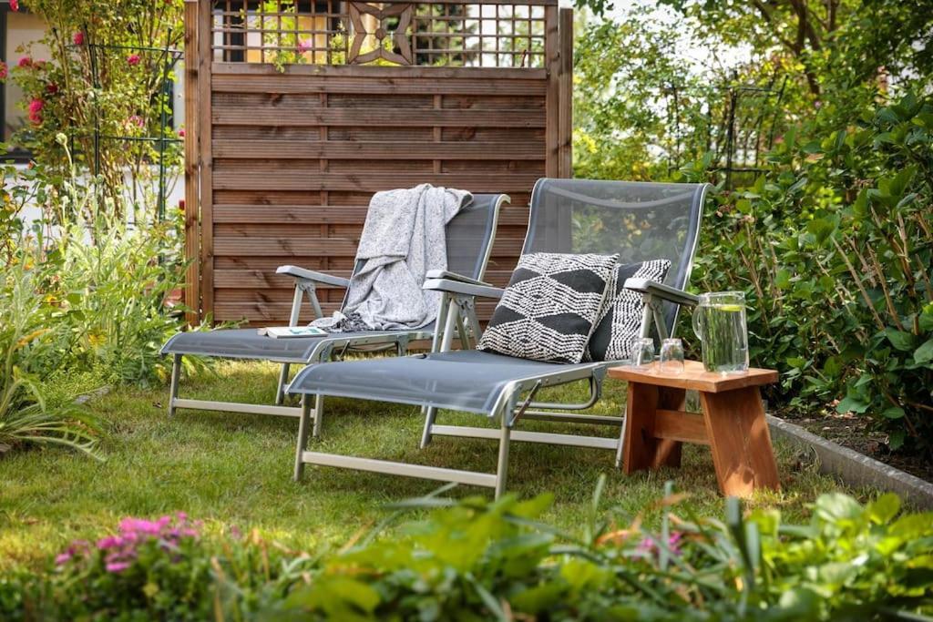Charmantes Townhaus Mit Garten, W-Lan & Netflix Potsdam Exterior foto