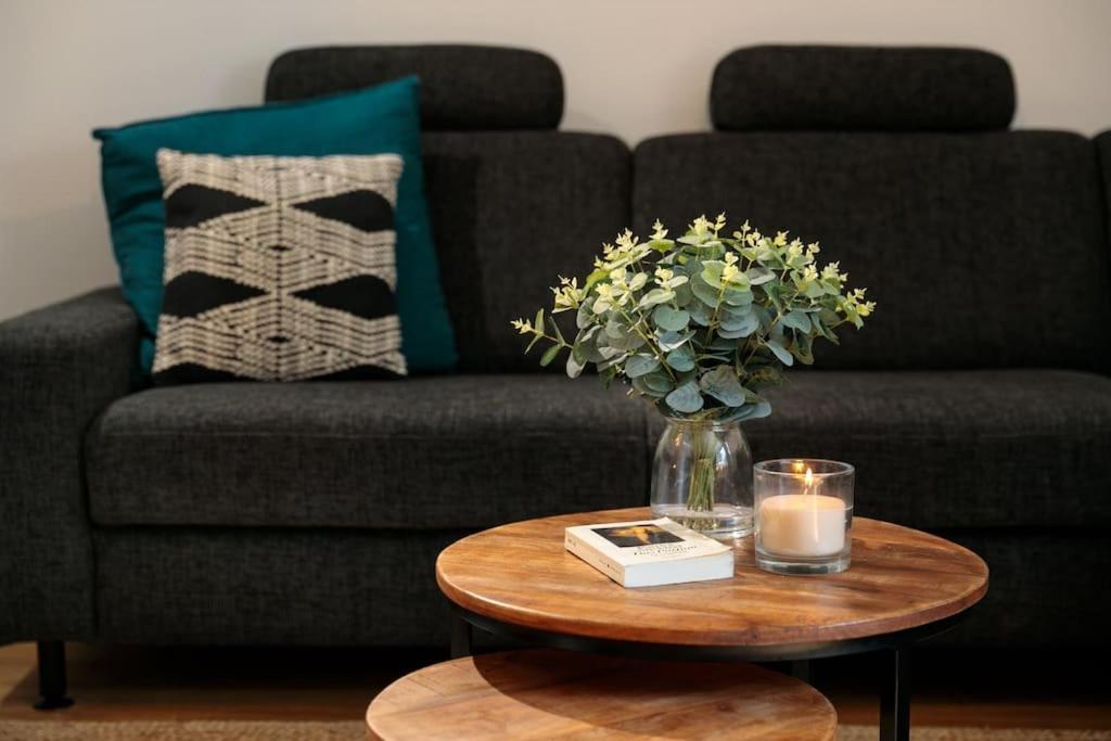 Charmantes Townhaus Mit Garten, W-Lan & Netflix Potsdam Exterior foto
